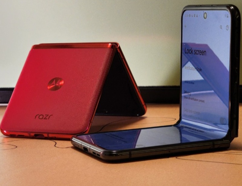 Galaxy Z Flip 5 vs Moto Razr 40 Ultra: qual o melhor celular dobrável?